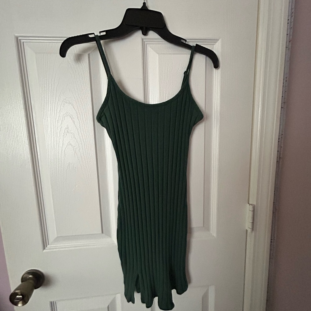 green dress